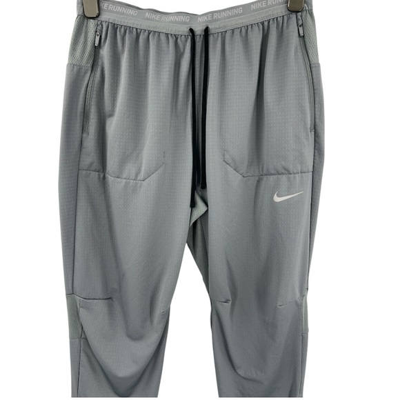 Nike Phenom Men's Dri-FIT Woven Running Pants in a smoke grey Dri-FIT technology - Picture 3 of 11